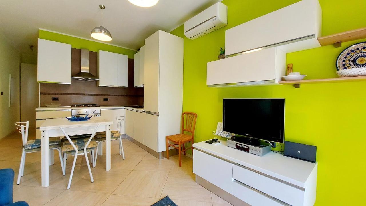 Colors Pool Apartment 바르돌리노 외부 사진